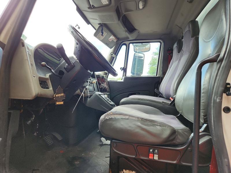 2014 International 4400 BOX Truck