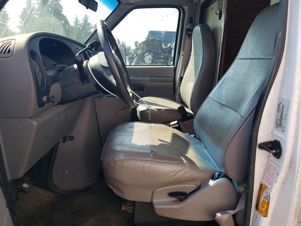 1998 Ford E450 BOX Truck