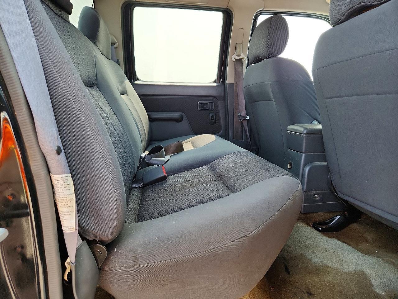 2004 Nissan Frontier XE-V6