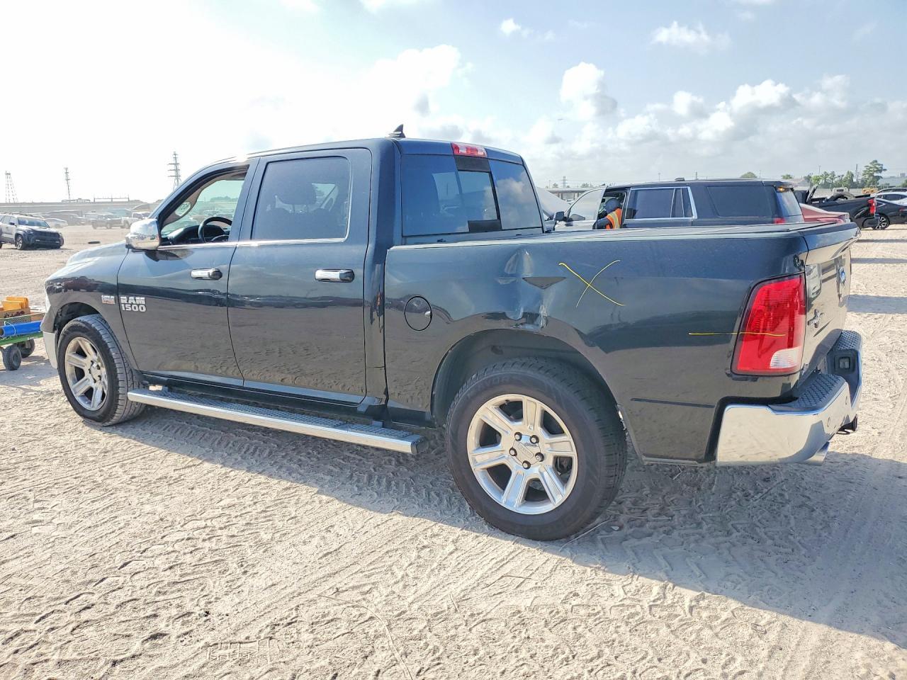 2018 Dodge RAM 1500 SLT