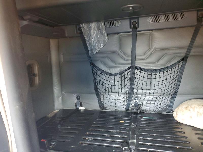 2018 Freightliner Cascadia 125 Semi Truck