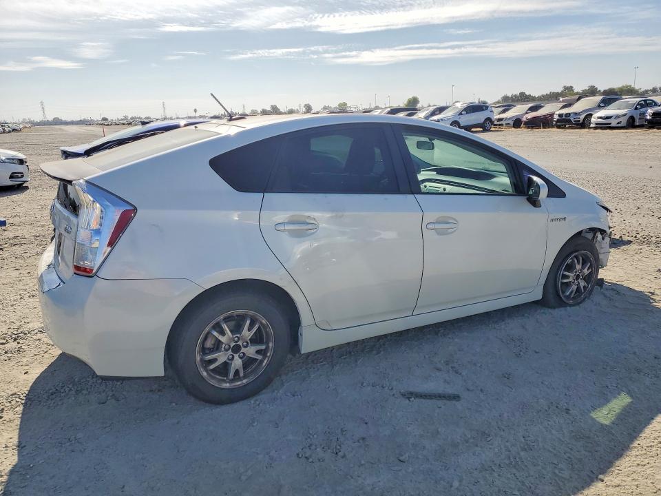 2010 Toyota Prius iii