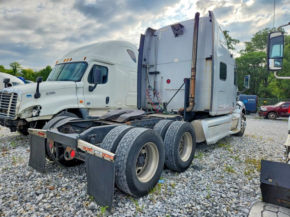 2005 Peterbilt 387 Semi Truck