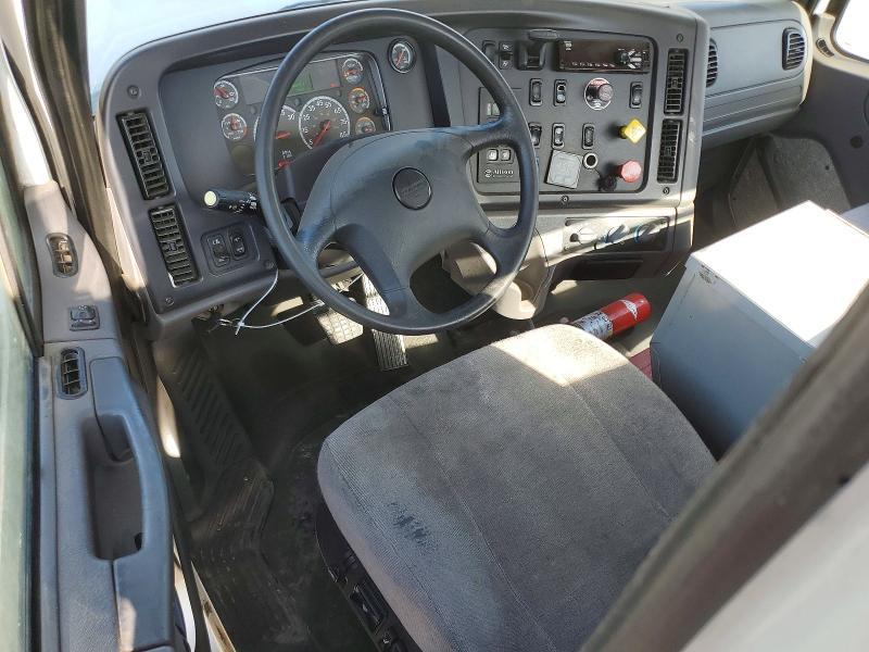 2018 Freightliner Business Class M2 Semi Truck