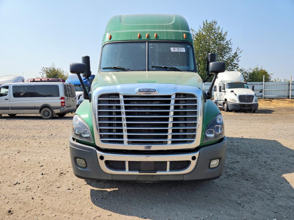 2018 Freightliner Cascadia 125 Semi Truck