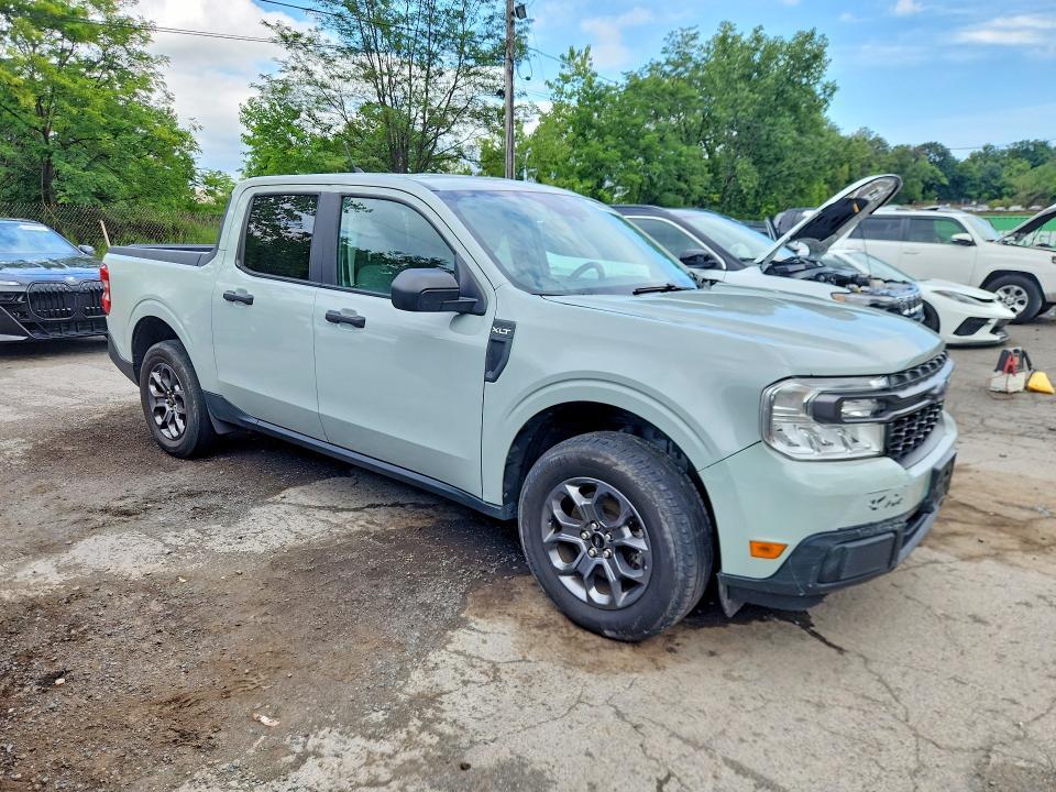 2022 Ford Maverick XL