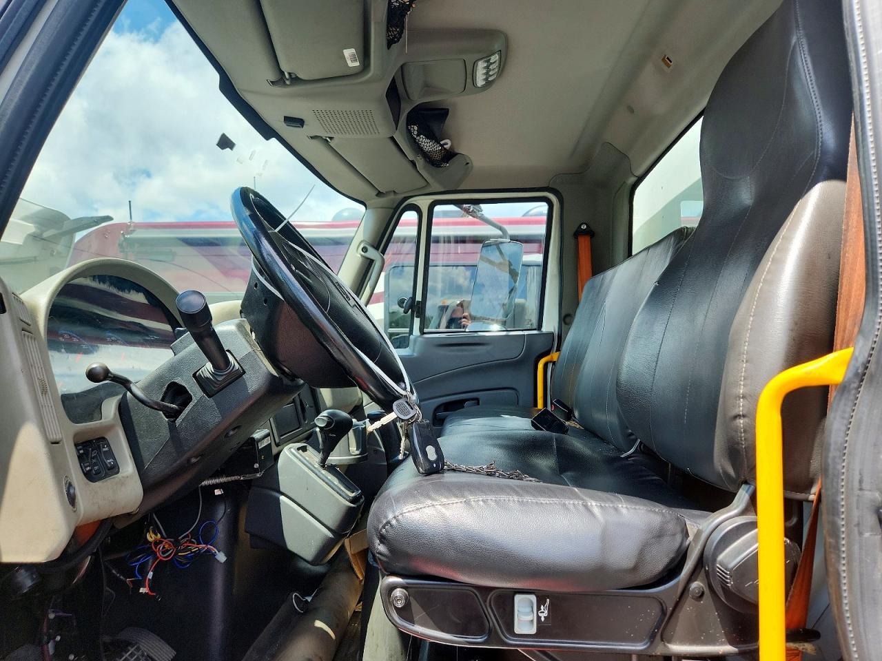 2016 International 4300 BOX Truck