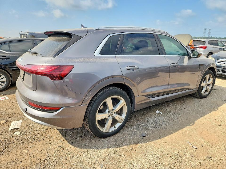 2019 Audi E-TRON Premium Plus