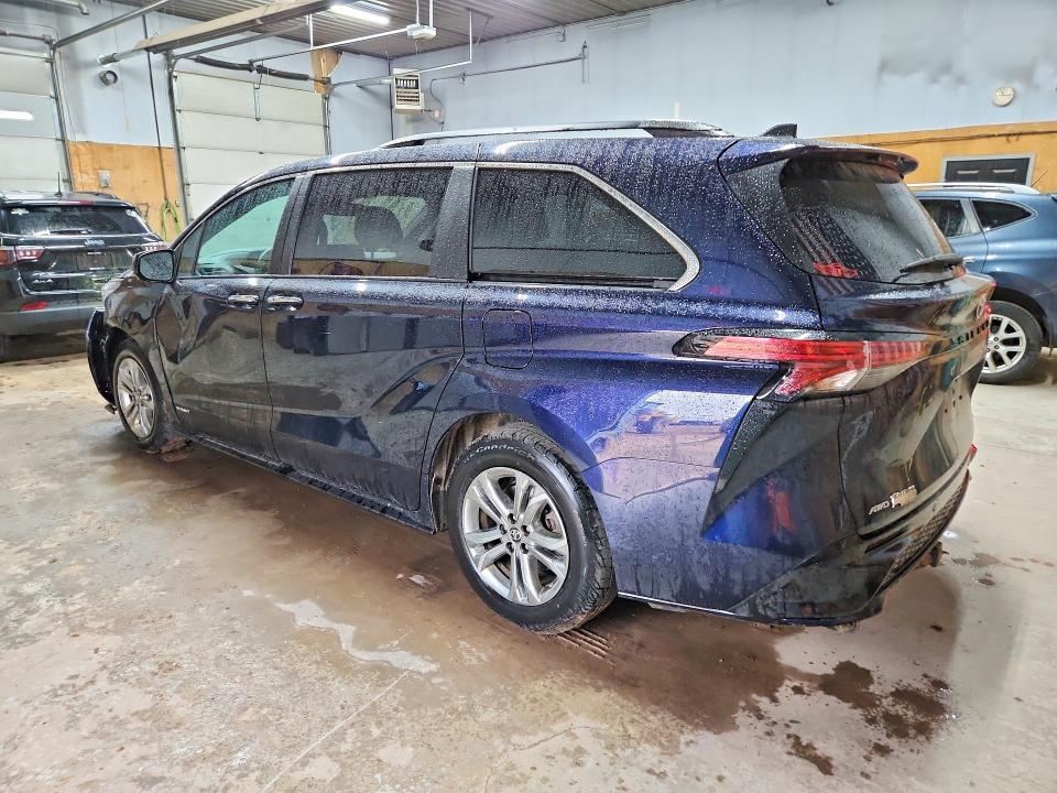 2021 Toyota Sienna XSE