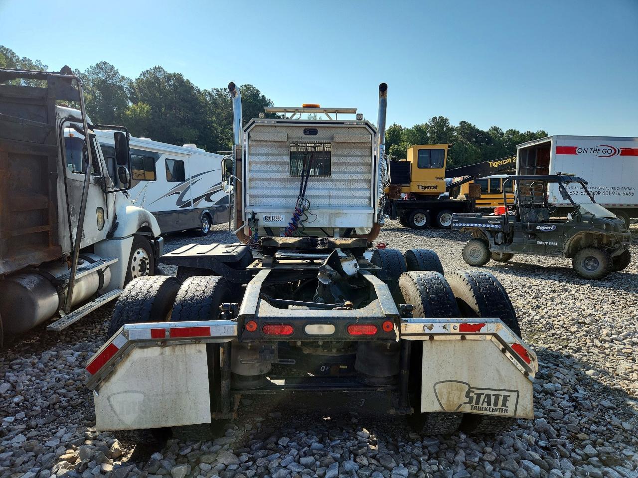 2018 Mack CHU613 Semi Truck