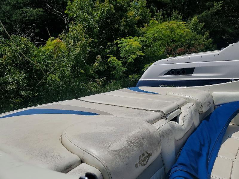 2009 Stingray Boat Co 225CR