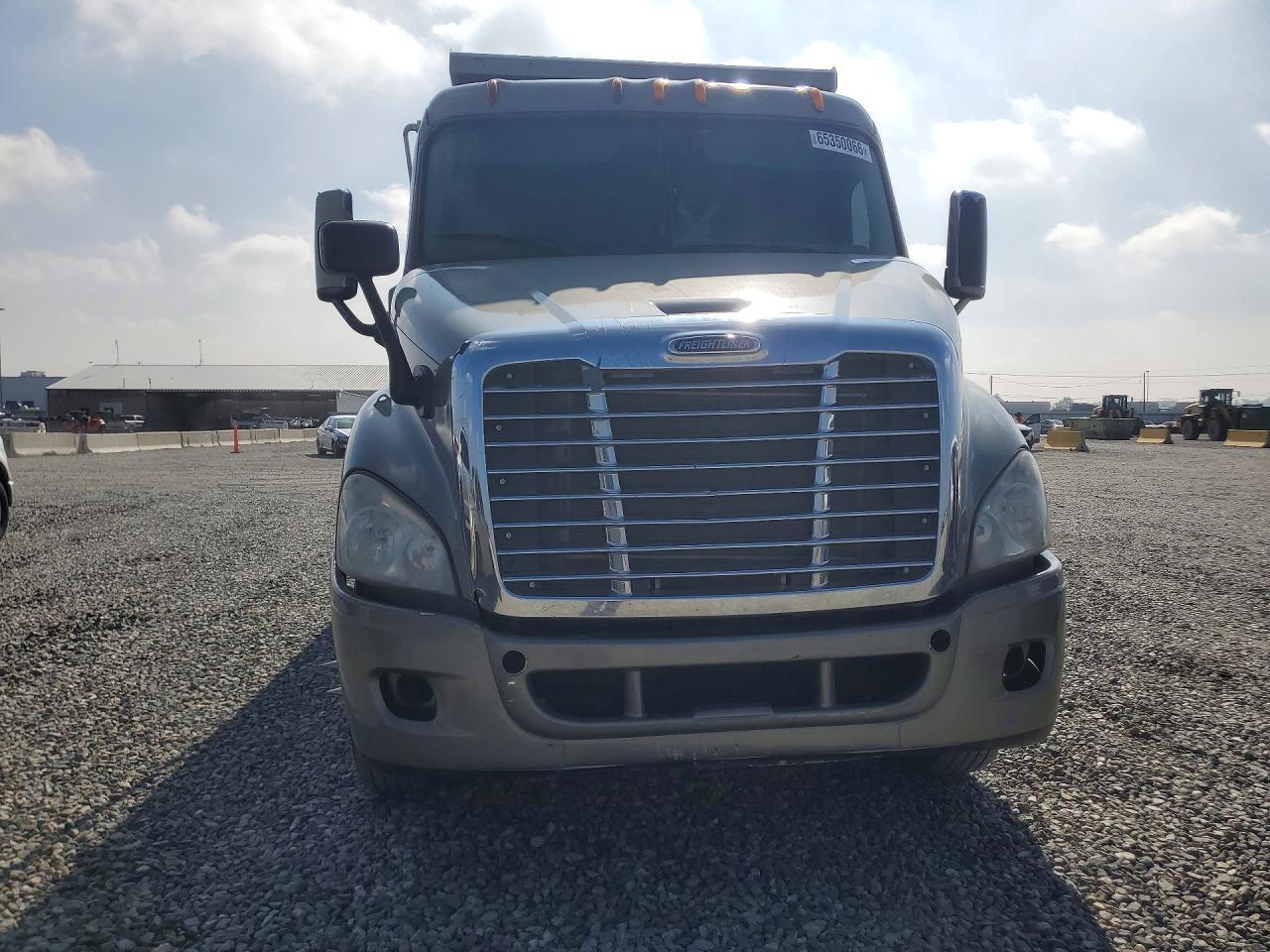 2025 Freightliner 2013 Freightliner Cascadia 113 Dump Truck