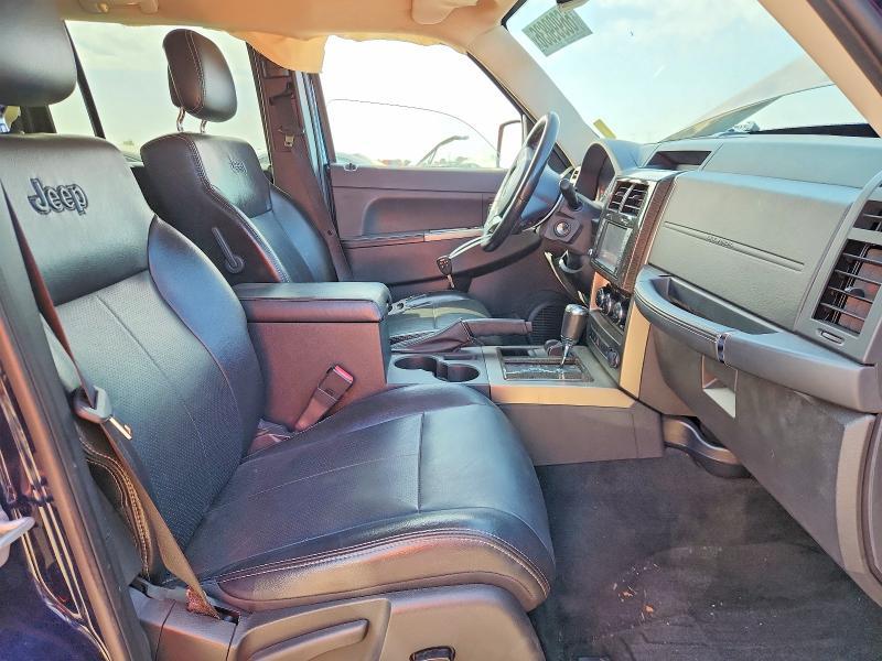 2012 Jeep Liberty jet