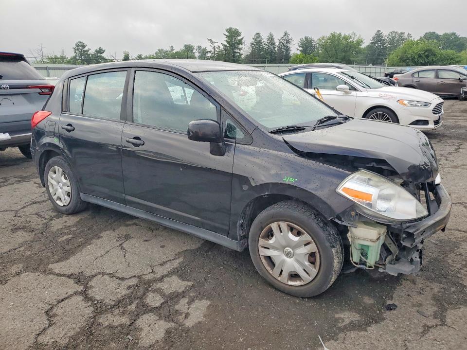2011 Nissan Versa 1.8 s