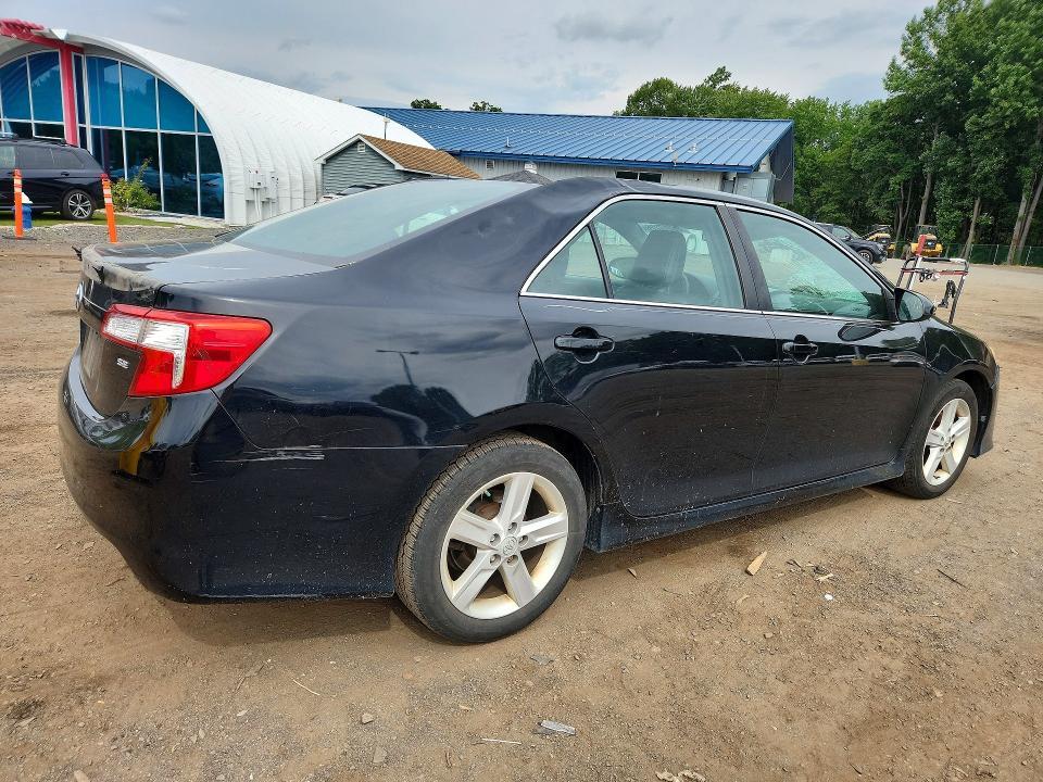 2014 Toyota Camry se