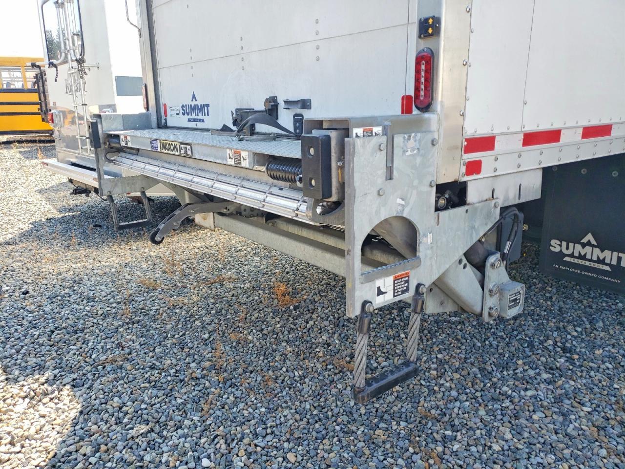 2024 Mack MD BOX Truck
