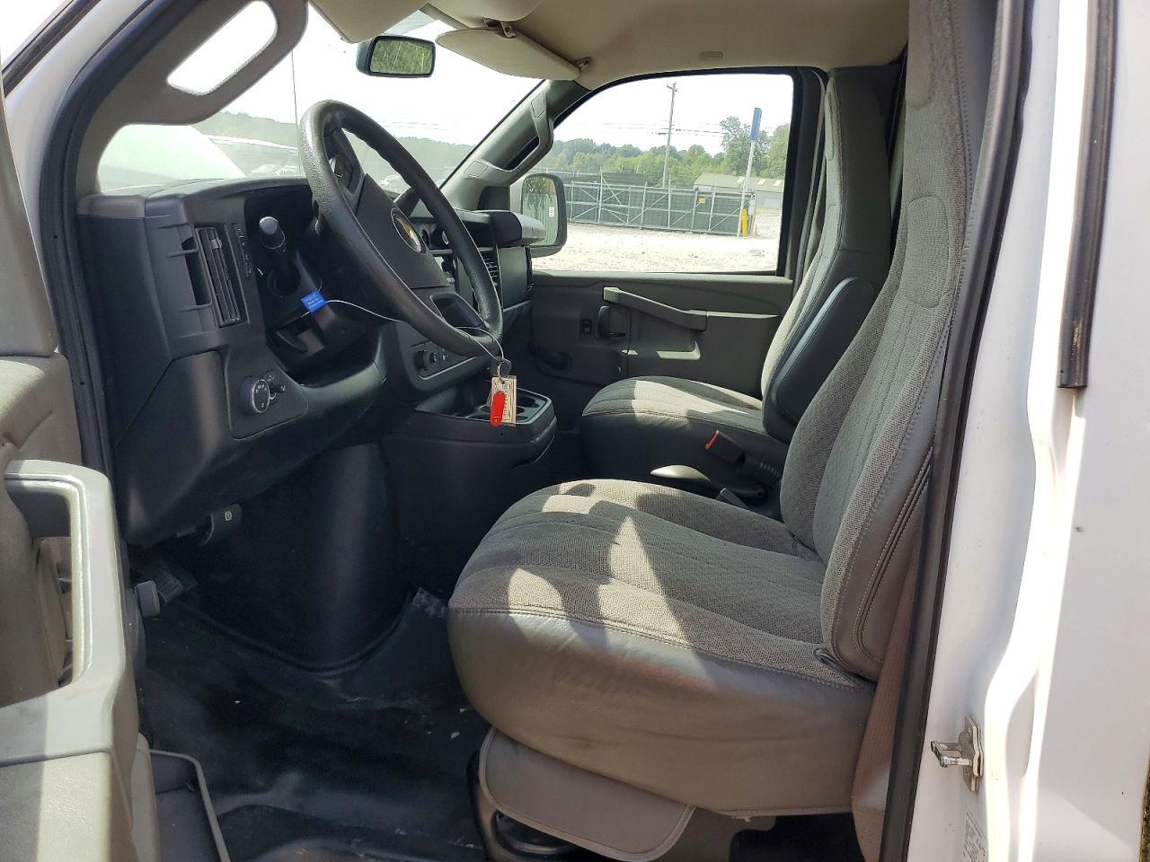 2018 Chevrolet Express Refrigerated BOX Truck