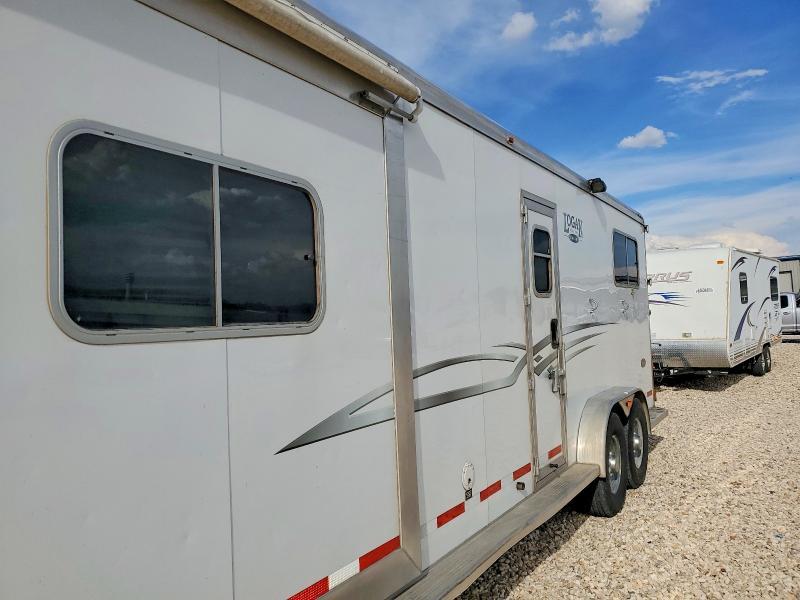2013 Logancoach 2013 Logan Coach Lq7311 WB 2+1 GN Horse Trailer