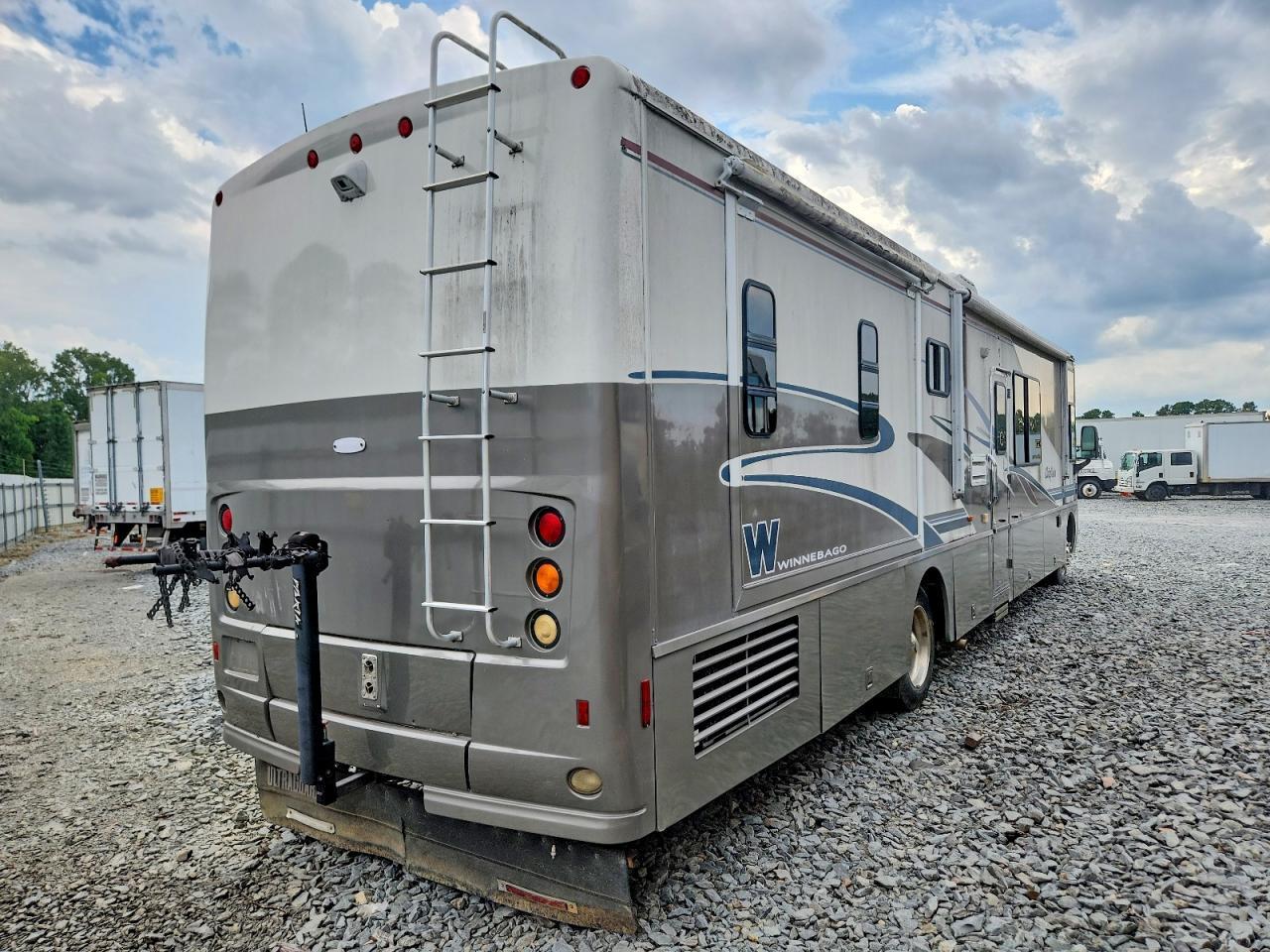 2003 Workhorse Custom Chassis Motorhome Chassis W22