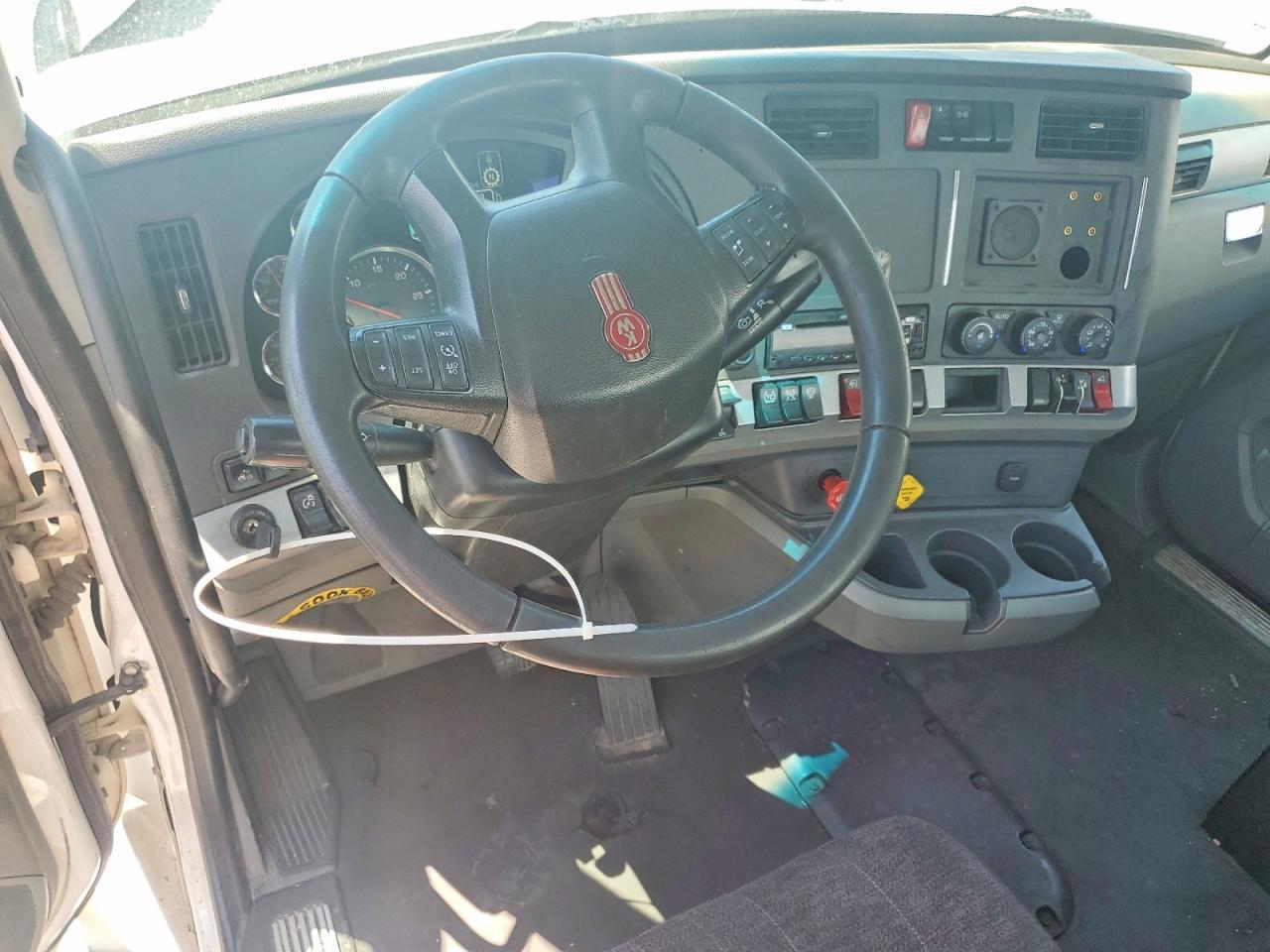 2020 Kenworth T680 Semi Truck