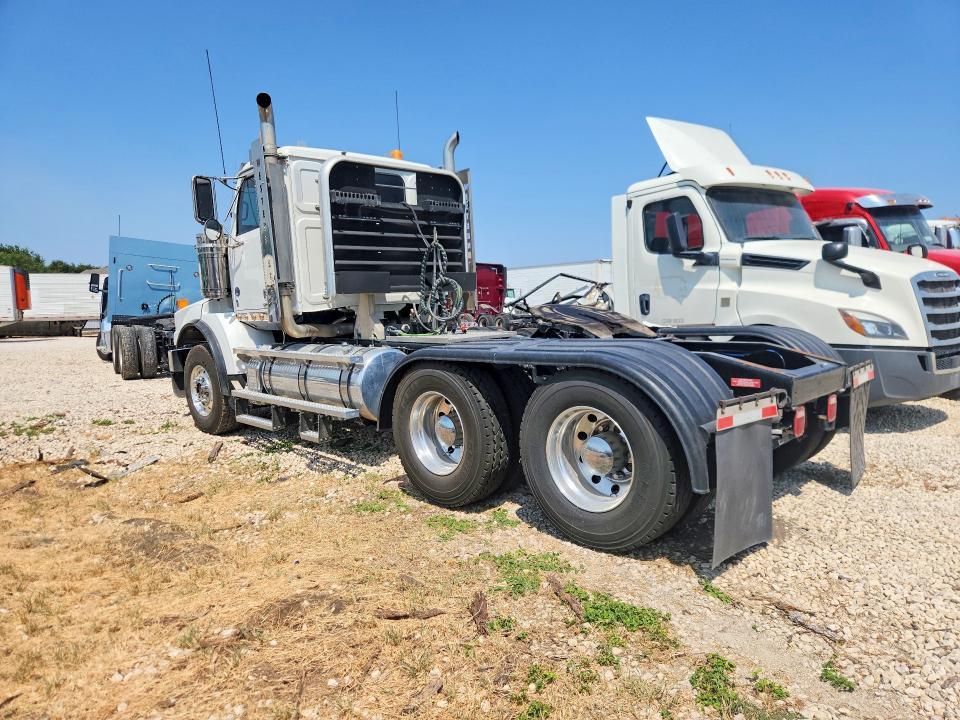 2022 Western Star 2022 Western Star 4900 Semi Truck