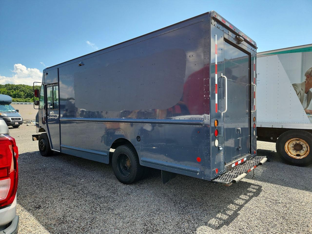 2021 Freightliner MT45G Chassis Delivery Truck