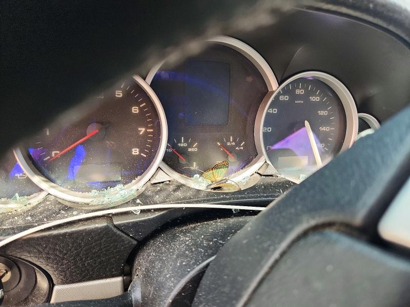 2004 Porsche Cayenne s