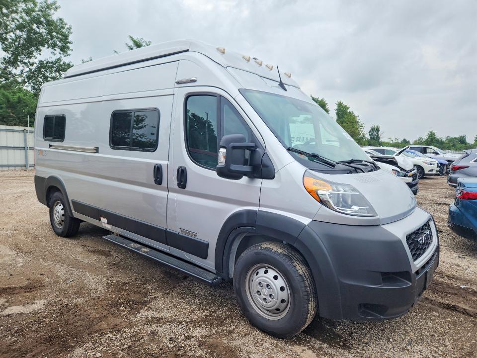 2022 Dodge RAM 2023 Winnebago Solis-RV