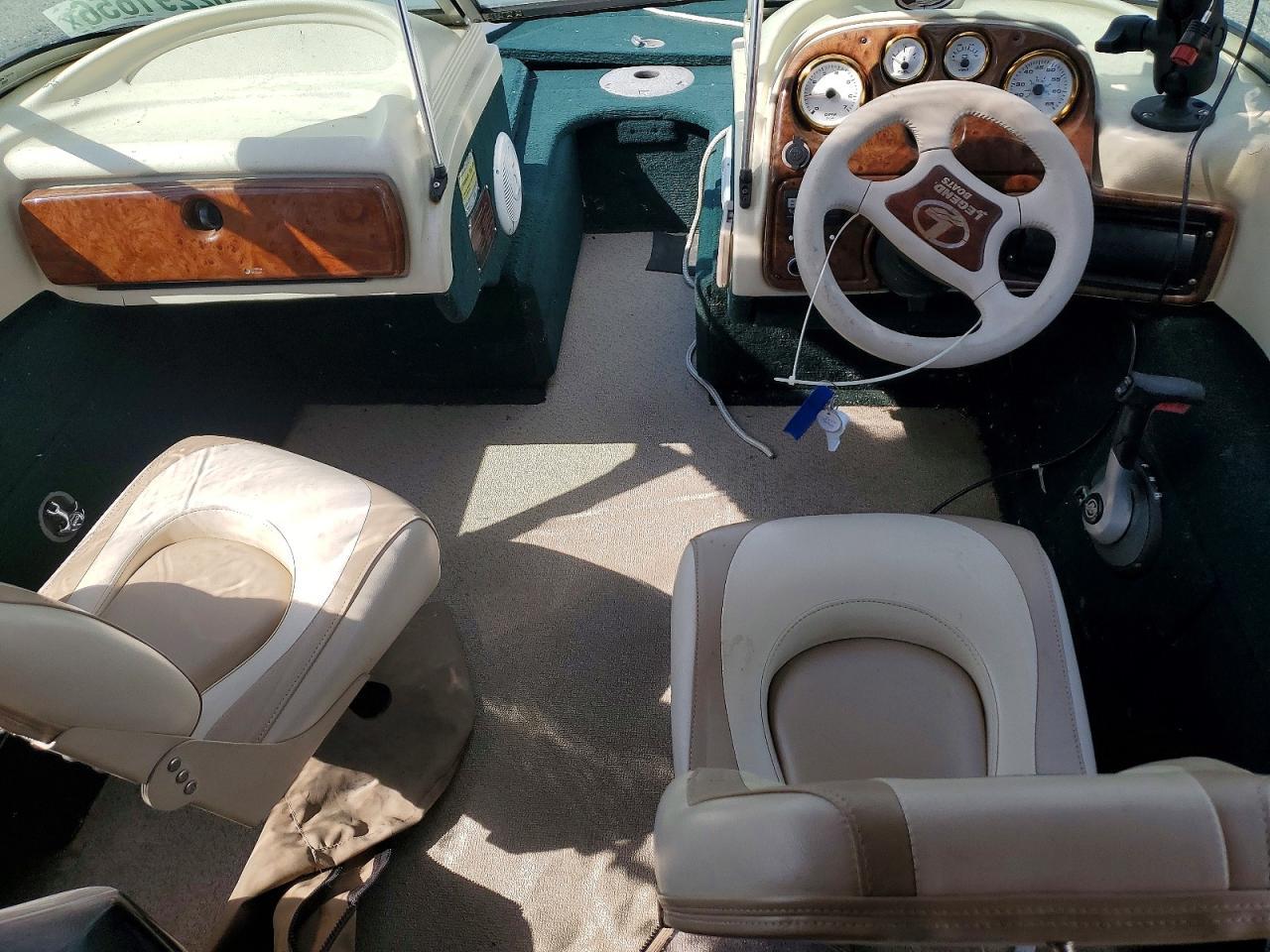 2005 Legend Craft Boat