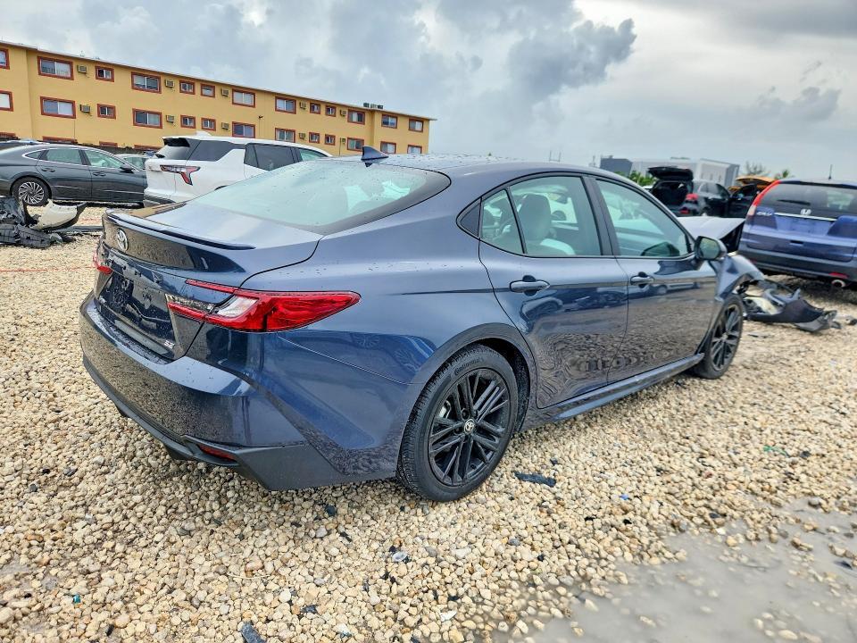 2026 Toyota Camry se