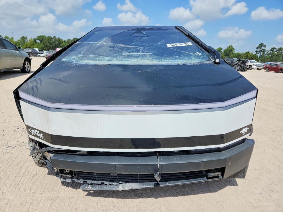 2024 Tesla Cybertruck