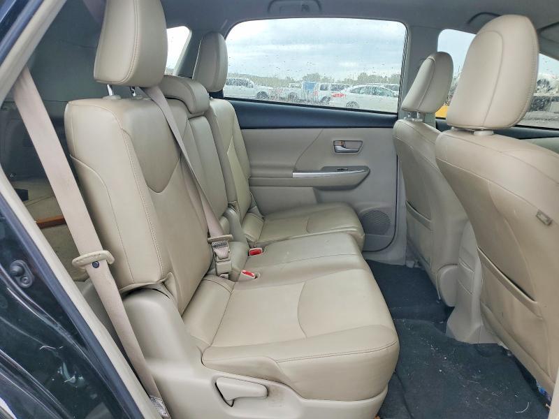 2013 Toyota Prius v Five