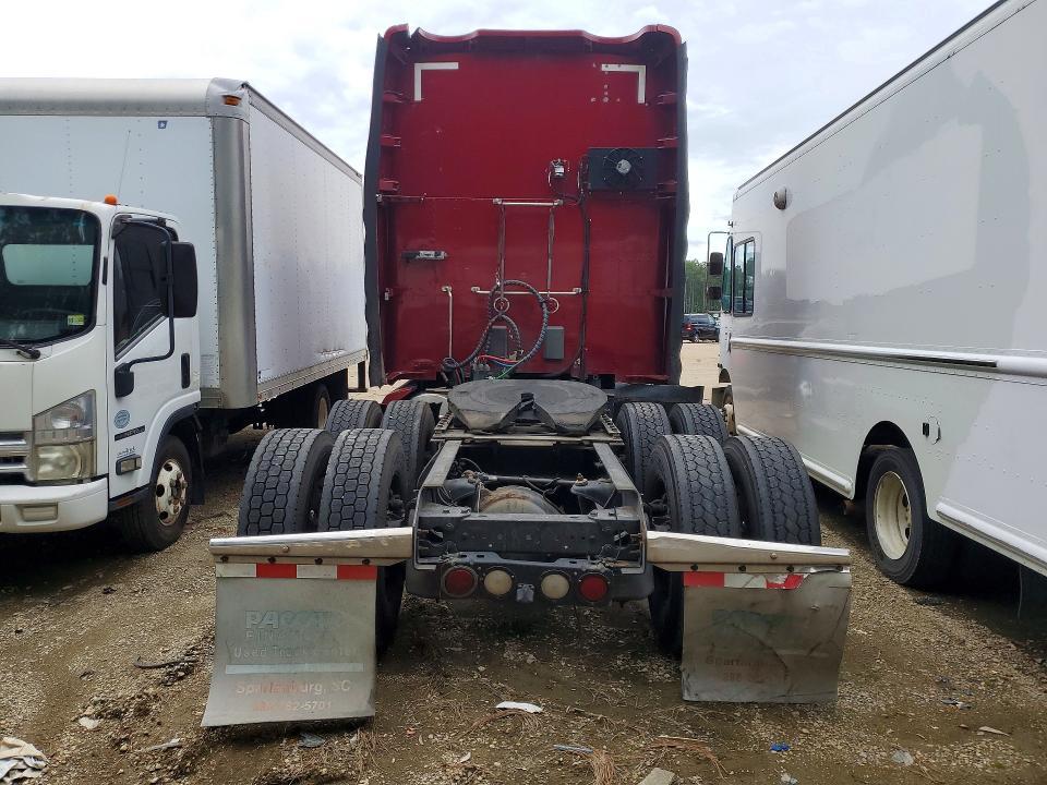2016 Kenworth T680 Semi Truck