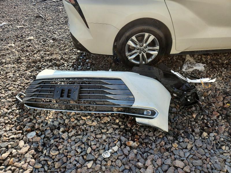2021 Toyota Sienna Limited 7-passenger