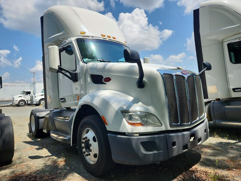 2018 Peterbilt 579 Semi Truck