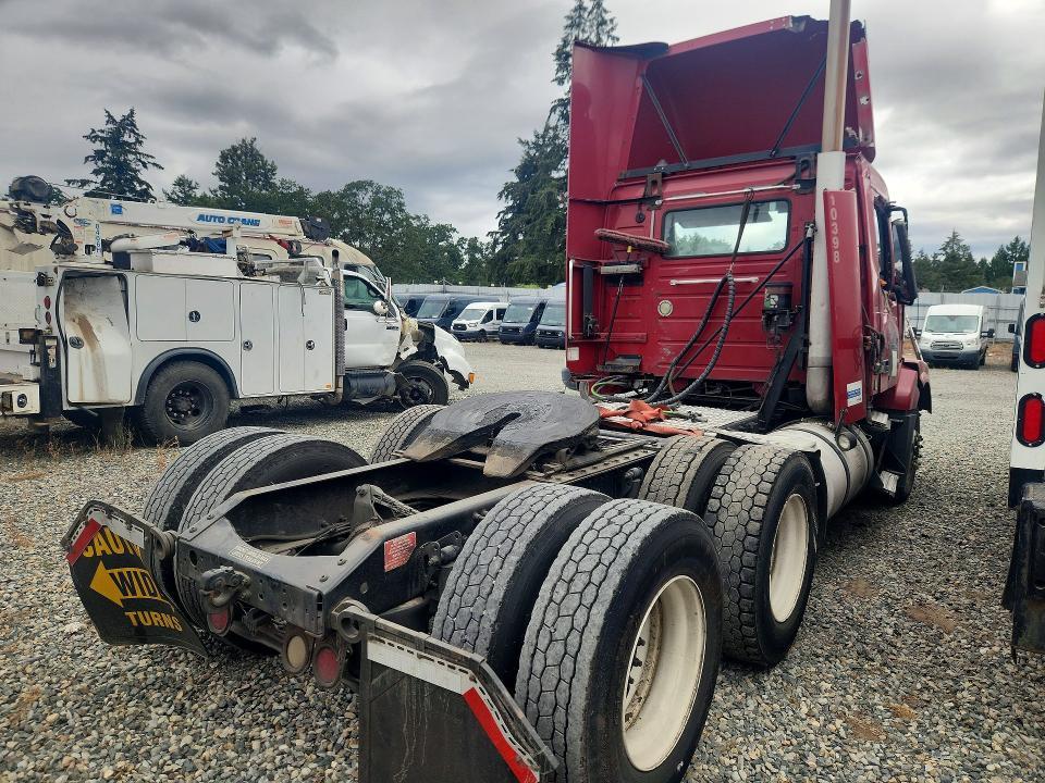 2010 Volvo VNL Semi Truck