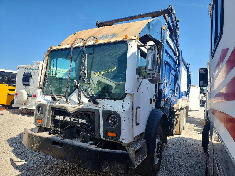 2016 Mack MRU613 Refuse Truck