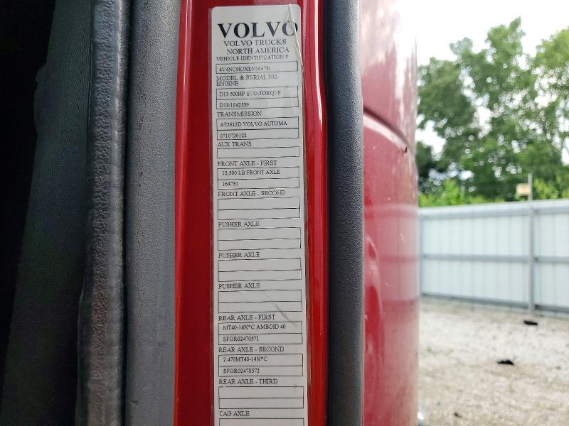 2014 Volvo VNL Semi Truck