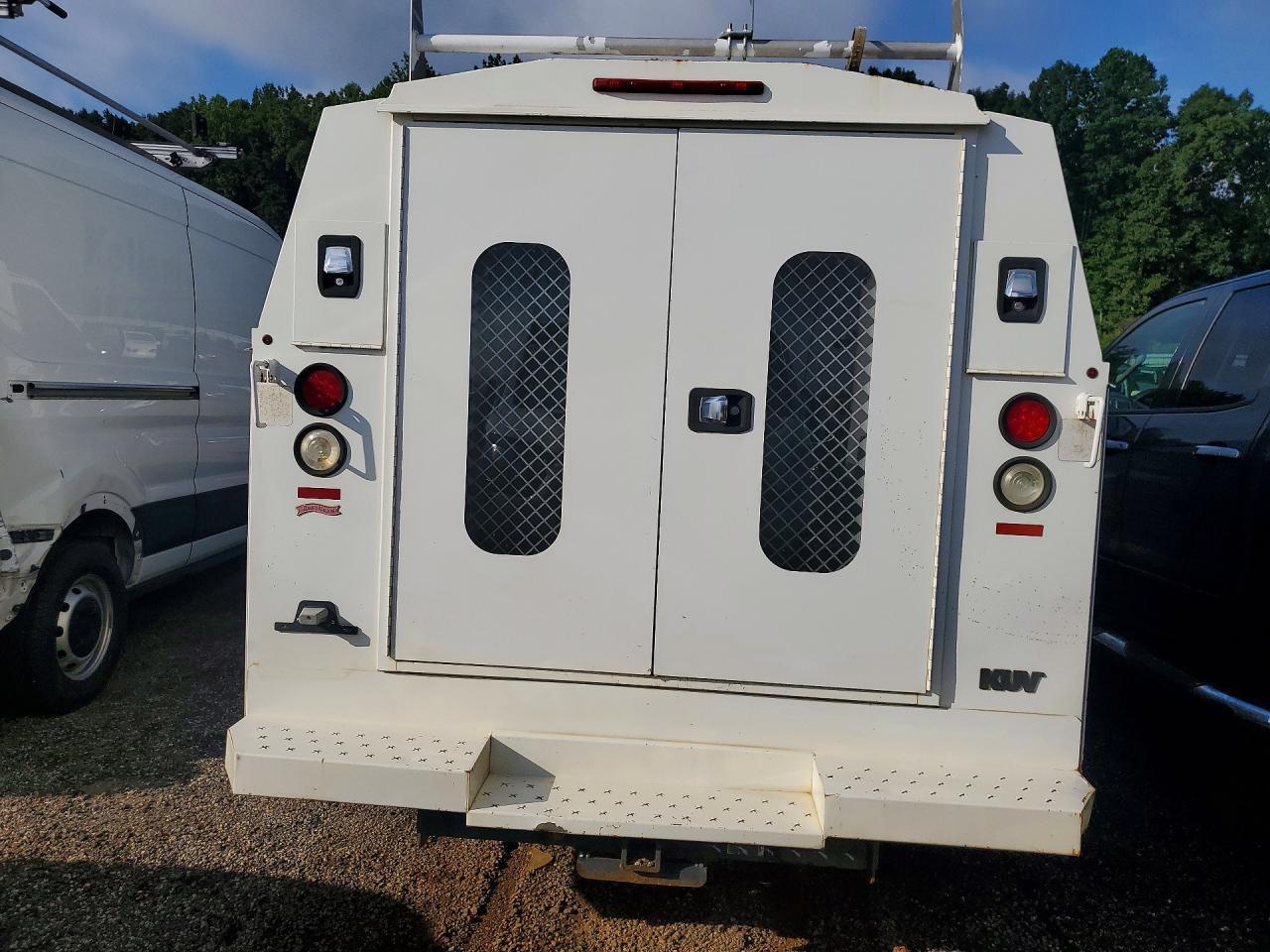 2014 Ford Econoline E350 Super Duty Cutaway Van