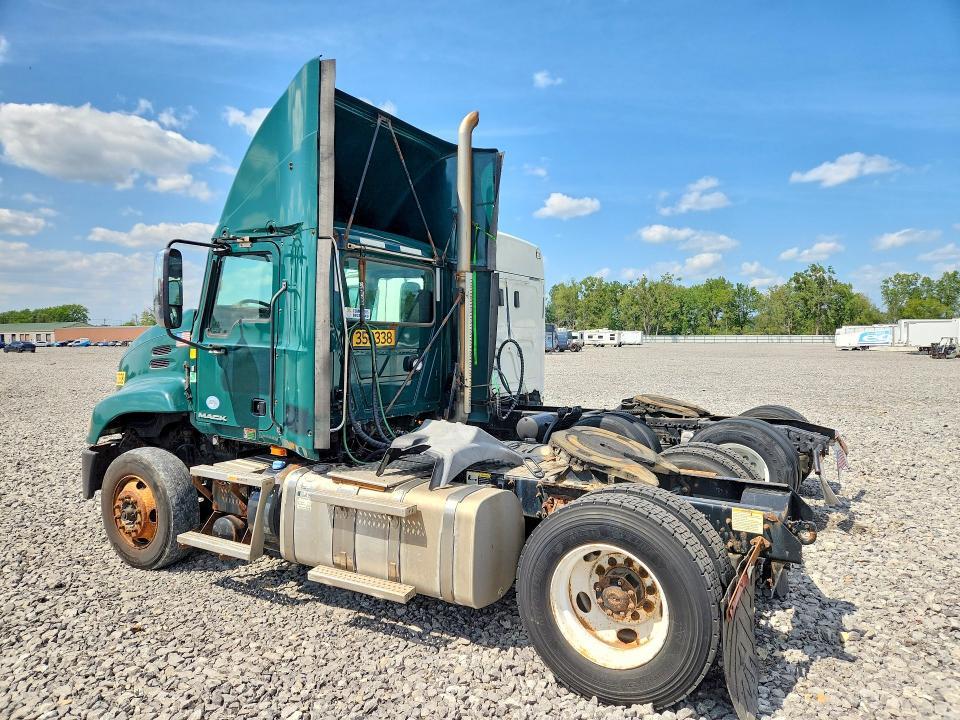 2016 Mack Cxu612 Semi Truck