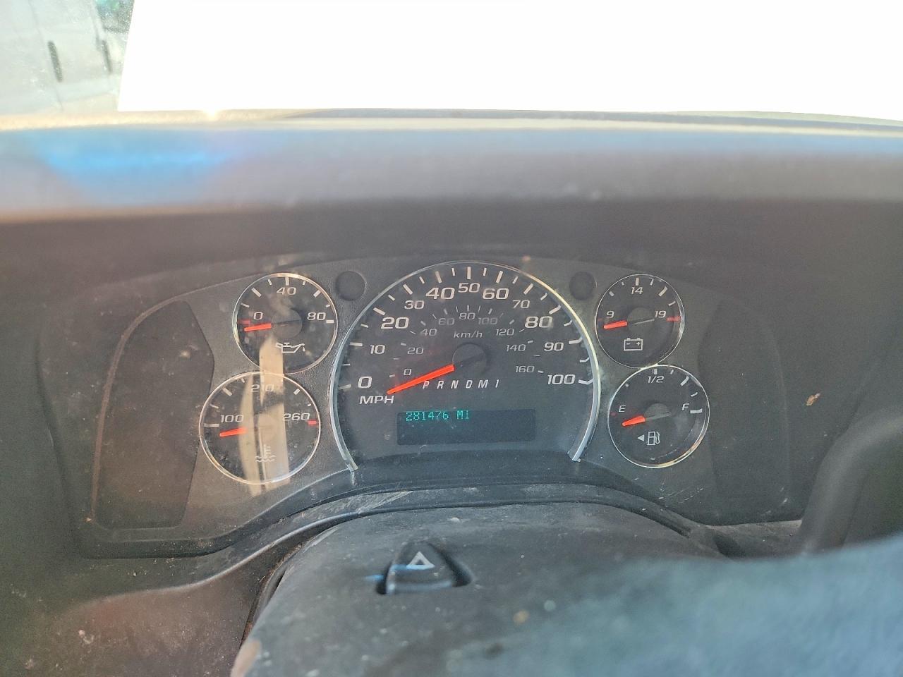 2012 GMC Savana Refrigerated BOX Truck