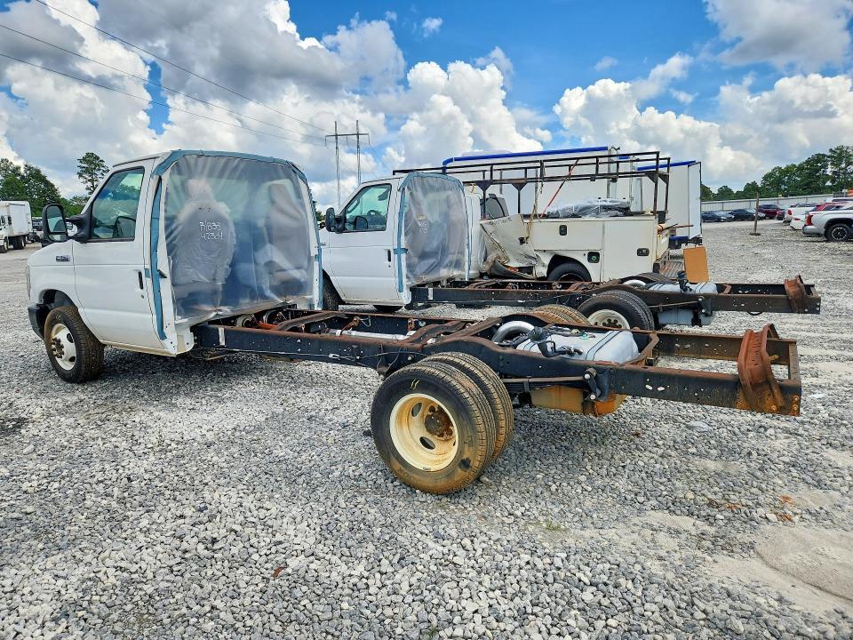 2024 Ford Econoline E350 Super Duty Cutaway Van