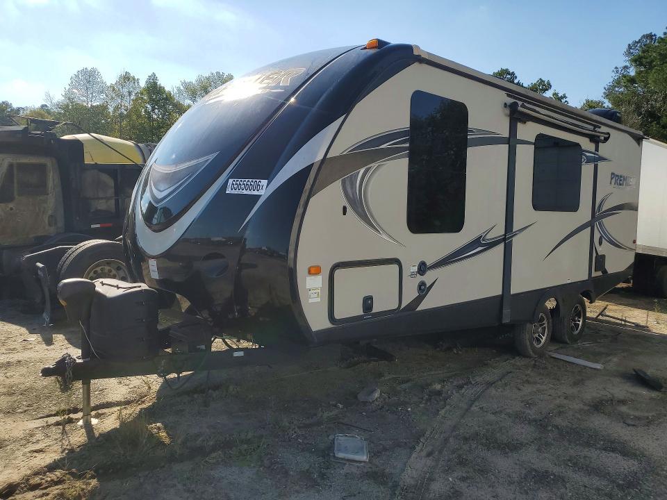 2015 Keystone Premier Camper