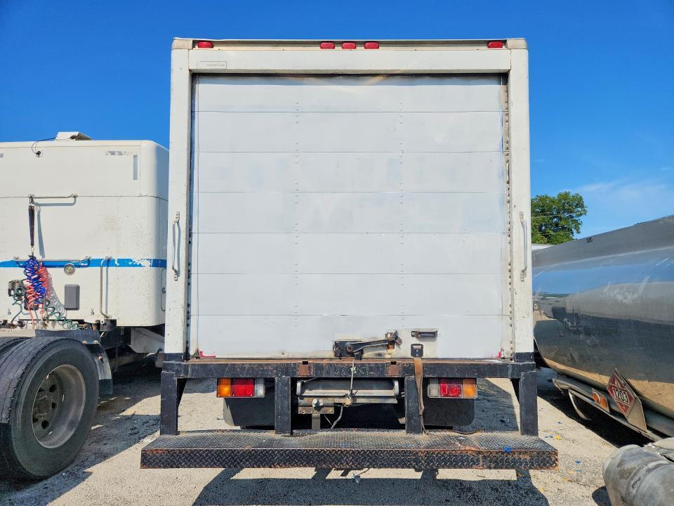 2006 Isuzu NPR