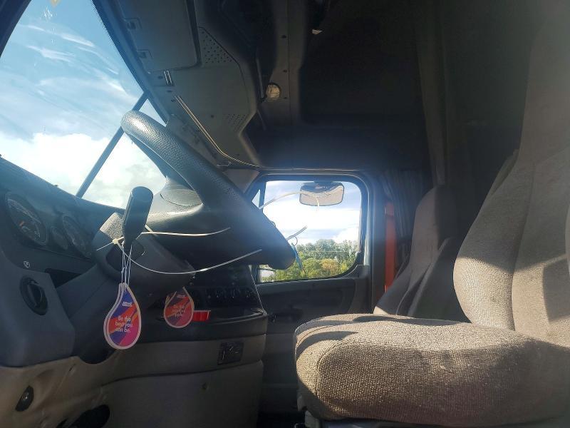 2019 Freightliner Cascadia 125 Semi Truck