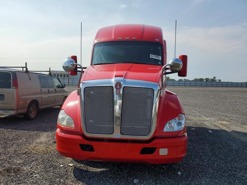 2017 Kenworth Construction T680