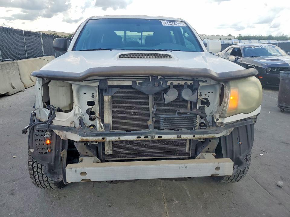 2011 Toyota Tacoma Double Cab Prerunner Long BED
