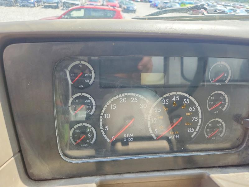 2004 Sterling L 7500