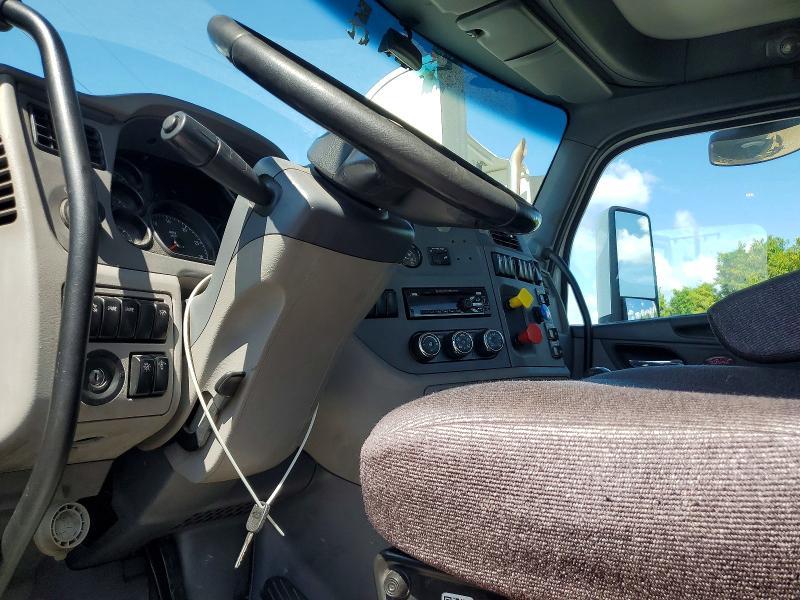 2016 Peterbilt 579 Semi Truck