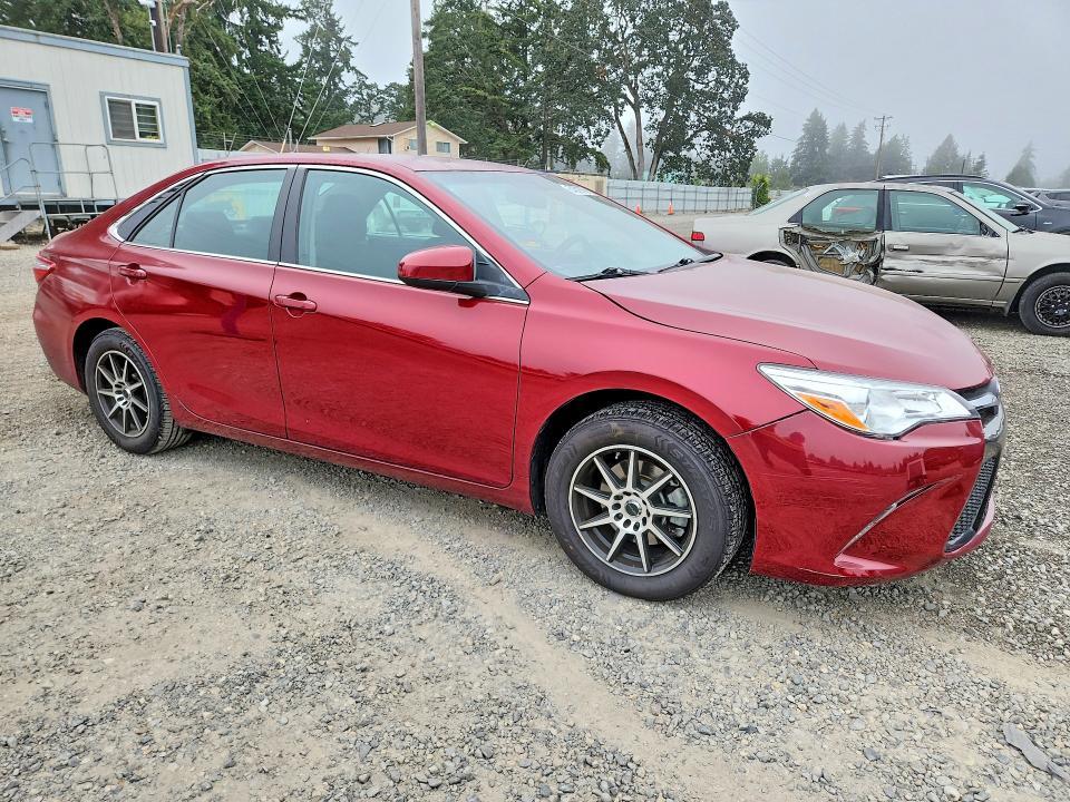 2016 Toyota Camry le